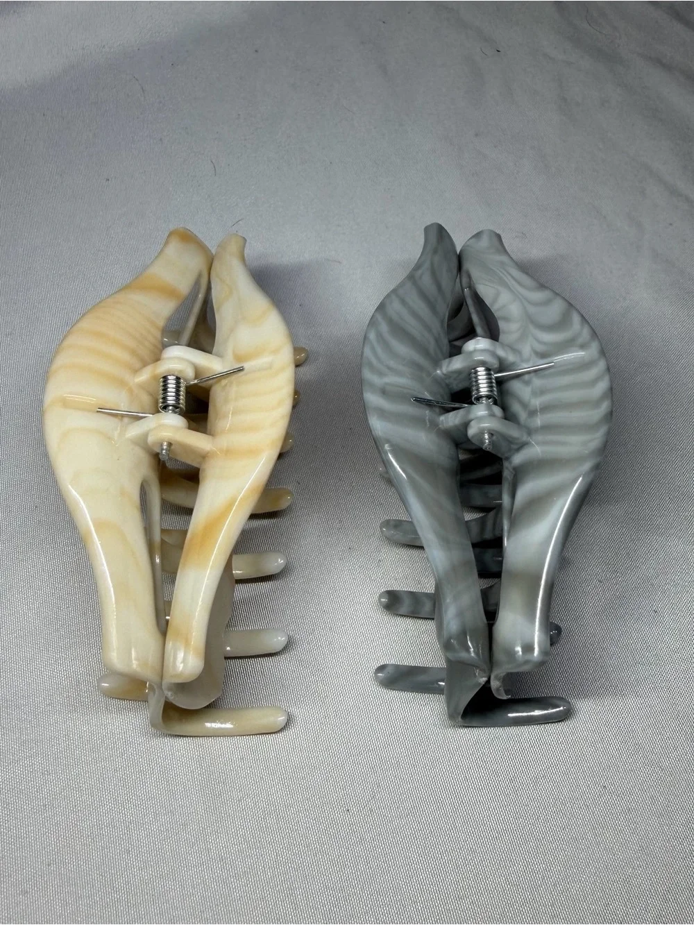 Marbled Hair Claw Clips - Beige and Gray Set